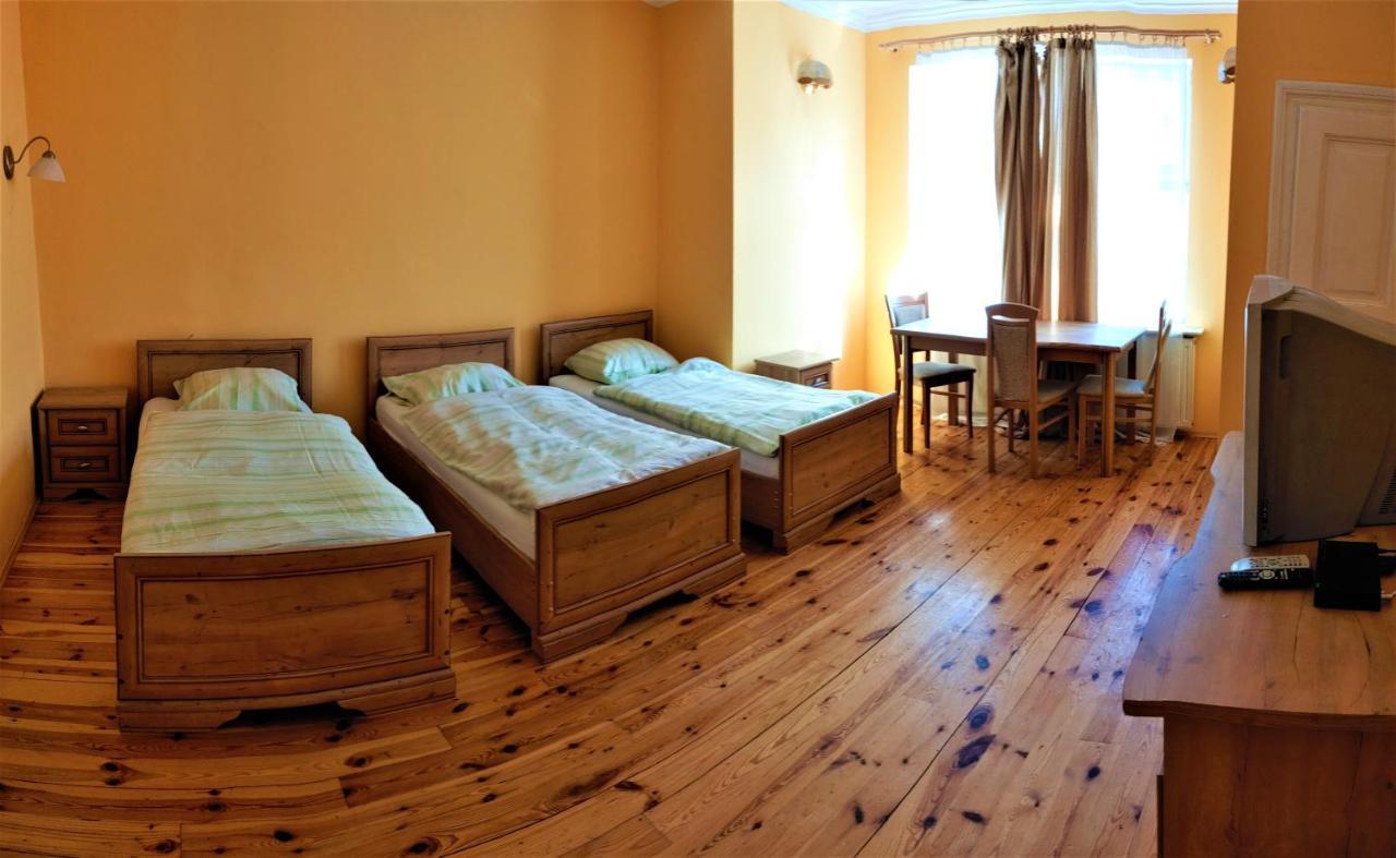 Dom Goscinny Ela Hostal