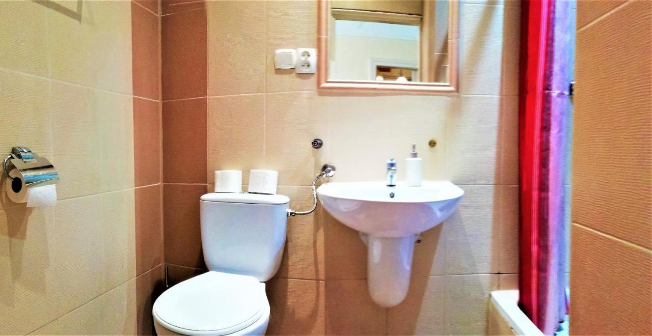 Dom Goscinny Ela Hostal *